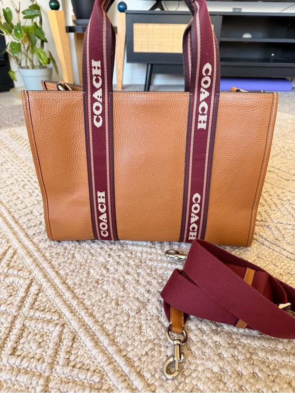 Coach Smith Tote Bag $550 - Picture 3 of 9